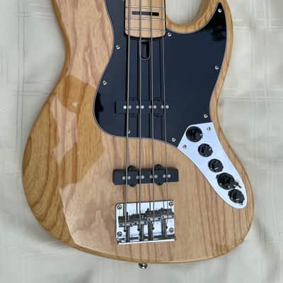 Sire V7 Vintage with Fender Custom Shop Custom 60s Pickups Swamp Ash Natural image 9