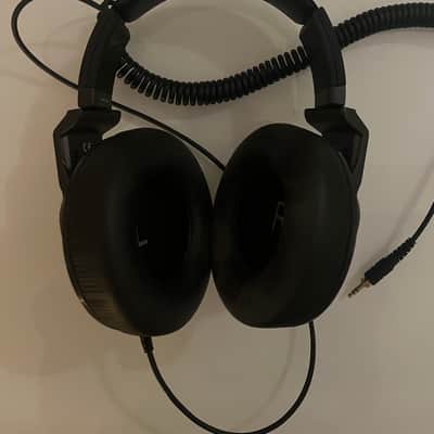 AKG K553 MKII Closed-back Professional Studio Headphones - Black image 5