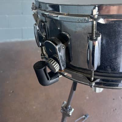 Vintage 60's Pearl 5.5x14" Chrome 8 Lug Snare Drum image 4