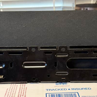 Immagine Definitive Technology Mythos SSA-50 Solo Surround Array 5-Channel Speaker w/ Bracket; Tested - 9