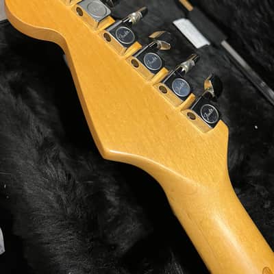 Fender American Standard Stratocaster with Maple Fretboard 1986 - 1993 - Brown Sunburst image 9