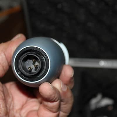 AKG Perception 220 Studio Condenser Mic with Mount and Case image 7
