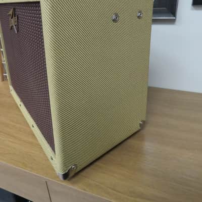 Peavey Classic 30 2-Channel 30-Watt 1x12" Guitar Combo w. Pedal and Upgraded Speaker image 3