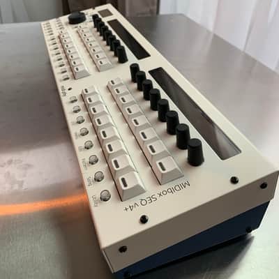 MIDIbox SEQ V4+ Midi sequencer w/OLED displays and 909 style buttons image 6