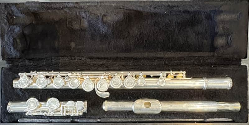 Armstrong 104 Student Model Closed-Hole Flute with C Foot, Offset G 2010s - Silver-Plated image 1
