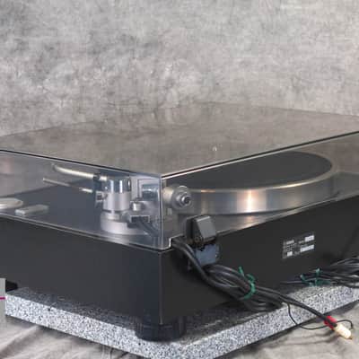 YAMAHA GT-750 Direct Drive Record Player Turntable in Very Good Condition image 5