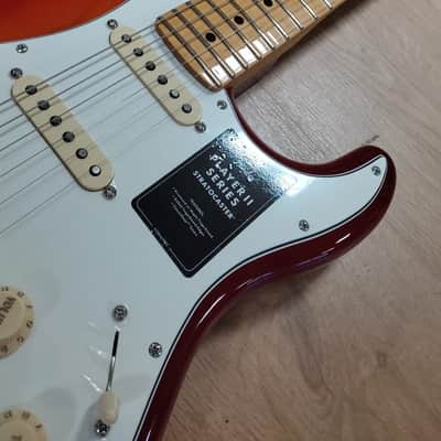 Fender Player Strat MN - Aged Cherry Burst image 4