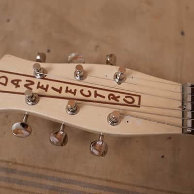 Danelectro  Deluxe Triple Shorthorn DC-3 6038 1959 White image 10