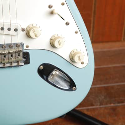Fender Classic Player '60s Stratocaster Sonic Blue Electric Guitar 2006 Pre-Owned image 7