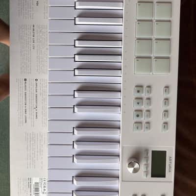 Arturia KeyLab Essential 49 MkIII MIDI Controller 2024 - Present - Alpine White image 3