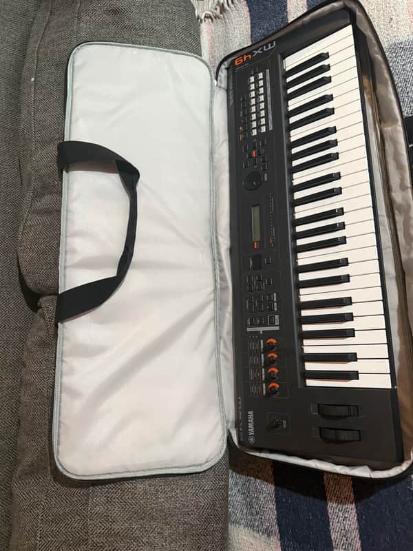 Yamaha MX49 Synthesizer 2016 black W gig bag image 1