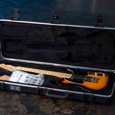 FENDER AMERICAN STANDARD TELECASTER 60TH ANNIVERSARY - 2011  SUNBURST WITH CASE image 8