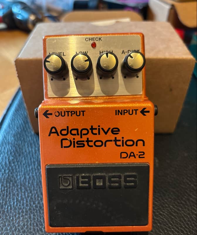 Boss DA-2 Adaptive Distortion