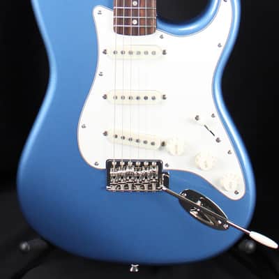 Squier Classic Vibe 60's Stratocaster Laurel Fretboard Electric Guitar Lake Placid Blue 6lbs 13oz image 2