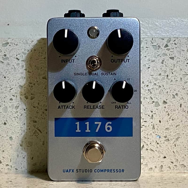 ~2023 Universal Audio 1176 Studio Compressor Silver / Blue