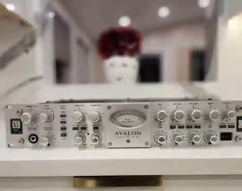 Avalon VT-737sp Tube Channel Strip 2010s - Silver image 1