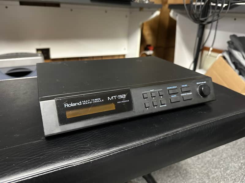 Roland MT-32 Multi-Timbral Synthesizer Module 1987 - 1992 - Black image 1