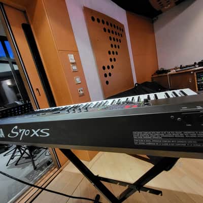 Yamaha S70 XS weighted 76 note keyboard/Synth with Motif XS Engine image 20