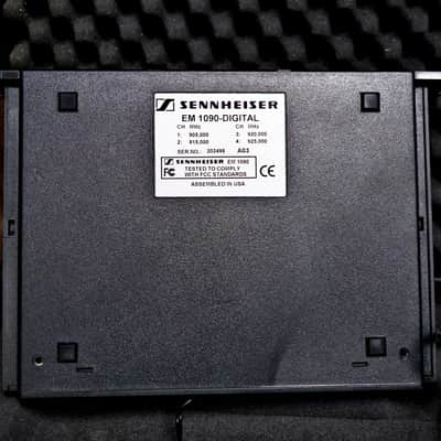 Sennheiser Digital 1000 Wireless Guitar System w/ Hard Case image 10