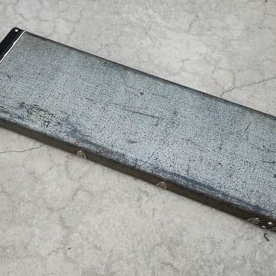 Vintage 60's Fender Hardshell Case for Mustang Duosonic Musicmaster Bronco - Salt & Pepper Covering image 3