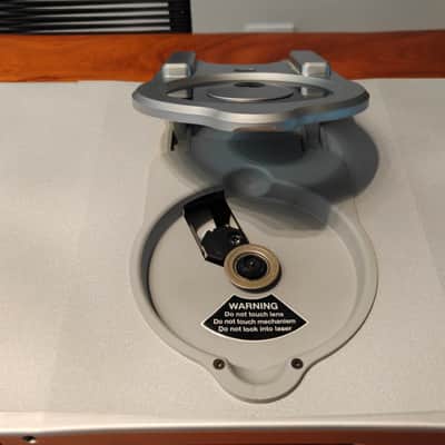 Rega Planet cd player with remote in very good condition image 2