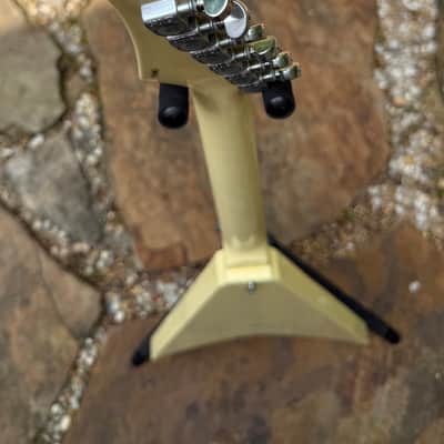 Douglas Fulcrum Pro 2012 - Flying V Guitar White image 7
