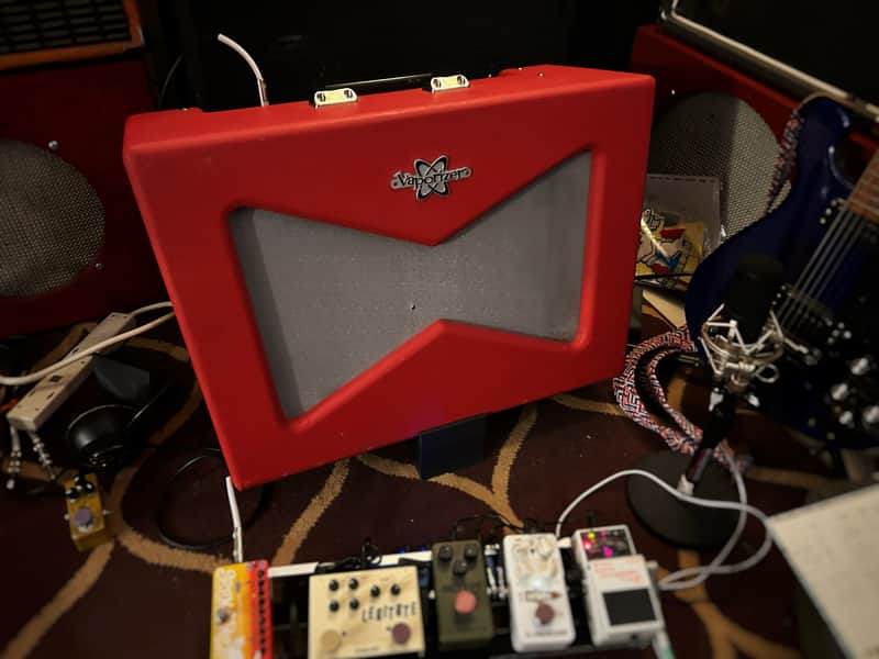 Fender Vaporizer Pawn Shop Series 12-Watt 2x10" Guitar Combo 2013 - 2014 - Rocket Red image 1