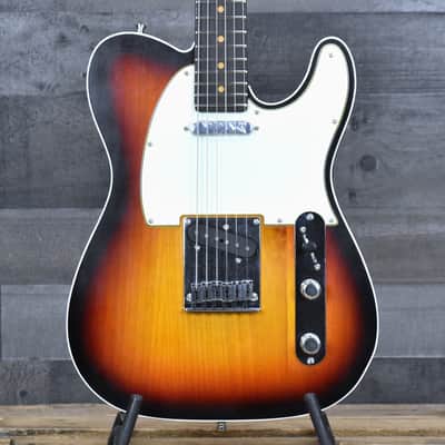 Pre-Owned Fender American Ultra Luxe Vintage '60s Custom Telecaster - 3-Color Sunburst with Hardshell Case image 25