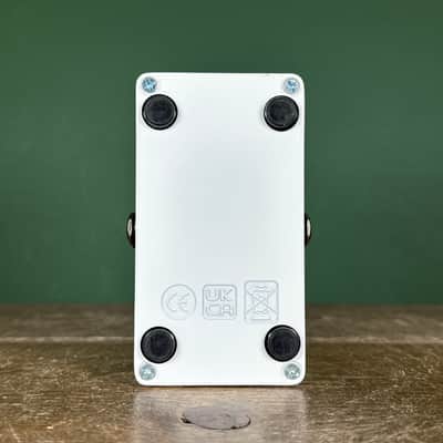 Electro-Harmonix J Mascis Signature Ram’s Head Big Muff Pi 2022 - White / Violet image 3