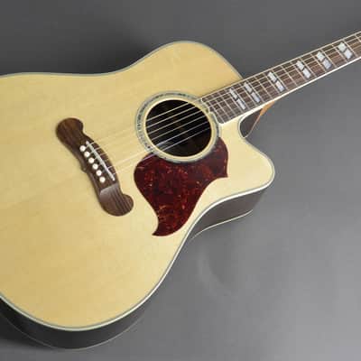 Gibson Songwriter Deluxe Studio Acoustic/Electric Cutaway Guitar Natural Gold Hardware image 2