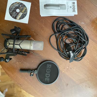 Rode NT1-A Large Diaphragm Cardioid Condenser Microphone (Complete Vocal Bundle) image 2