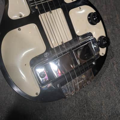 Rickenbacker Model B panda 1940-1950s - Black and White image 10