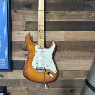 Fender FSR American Hand-Stained Stratocaster Honey Burst image 1