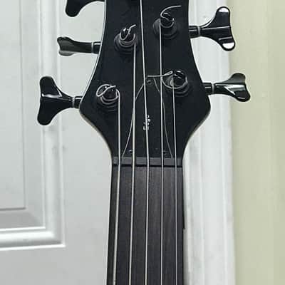 Dean 5 String Fretless Bass image 3