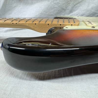 Fender Stratocaster HSS Guitar - Upgraded Electronics / Pickups - MIM Mexico 2004 - 3-Color Sunburst / Maple neck image 21