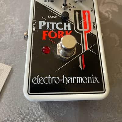 Electro-Harmonix Pitch Fork Polyphonic Pitch Shifter / Harmony Pedal 2014 - Present - Black / White / Red image 4
