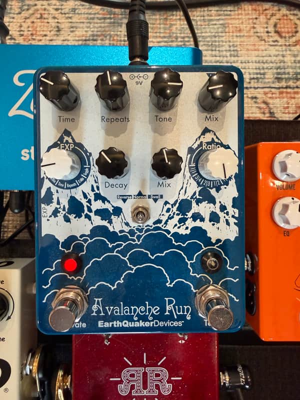 EarthQuaker Devices Avalanche Run Stereo Reverb & Delay with Tap Tempo V2