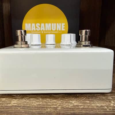 NuX NBK-5 Masamune With Box Booster and Kompressor 2010s - White image 3