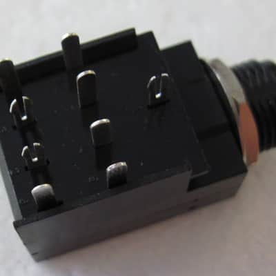 Fender Amplifier 9-pin Stereo Input Jack  0062765000 image 2