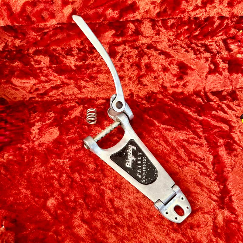 Bigsby B6 vibrato tailpiece