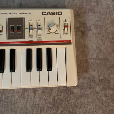 Casio MT-65 Casiotone 49-Key Synthesizer 1980s - White image 5