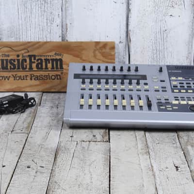 Yamaha 01X mLAN Digital Mixing Studio Controller and Mixer with Power Supply image 3