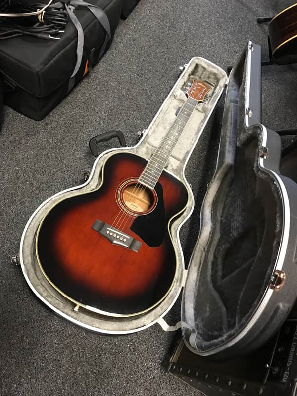 Yamaha CJ-818SB country jumbo acoustic guitar made in Taiwan 1982