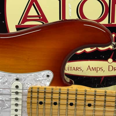 Fender American Standard Stratocaster Guitar with Case 2010 - Sienna Sunburst / Maple neck image 4