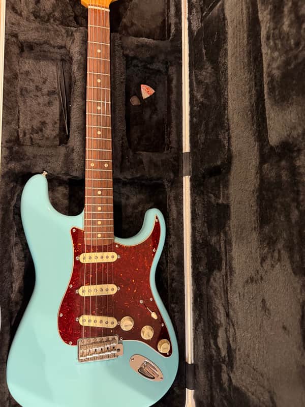 Fender FSR Classic Series '60s Stratocaster 2010s Cerulean Blue image 1