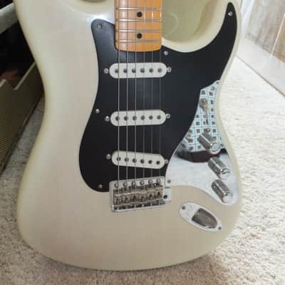 Fender George Fullerton Prototype Stratocaster 1 of 50 worldwide image 4