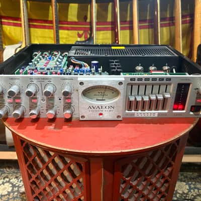 Modded Avalon VT-747SP Stereo Compressor & EQ image 2