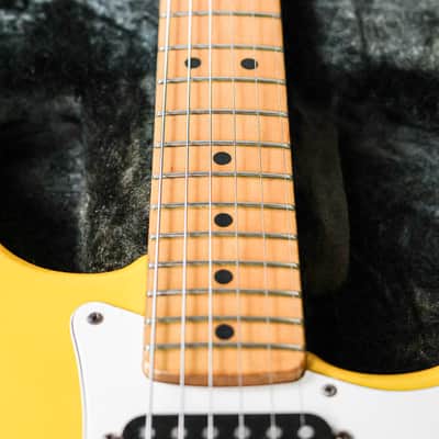 Fender Stratocaster International 1981 | Monaco Yellow image 7