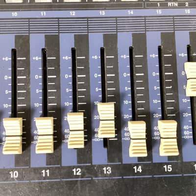 Yamaha AW4416 Professional Audio Workstation 16-Track Digital Recorder 2000s - Silver image 10
