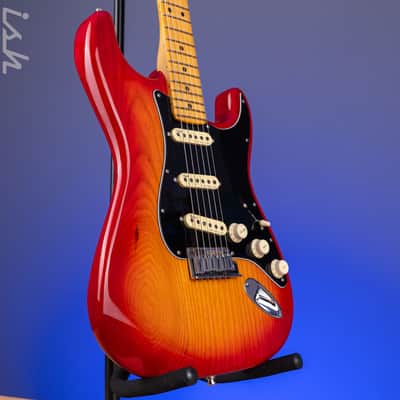 2023 Fender American Ultra Luxe Stratocaster image 3